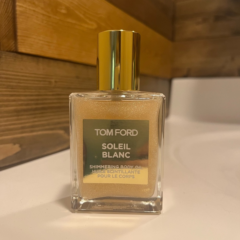 Tom Ford shimmering body oil